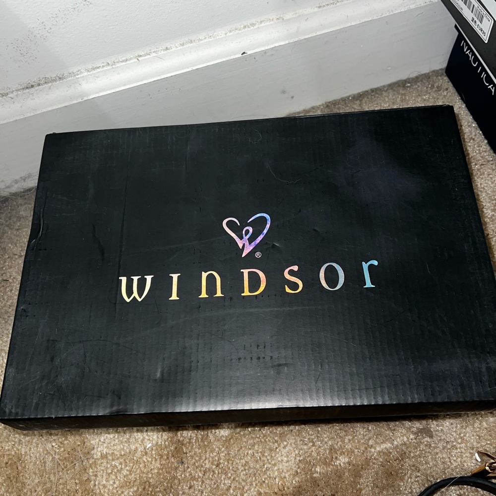 White platform! - Picture 3 of 9
